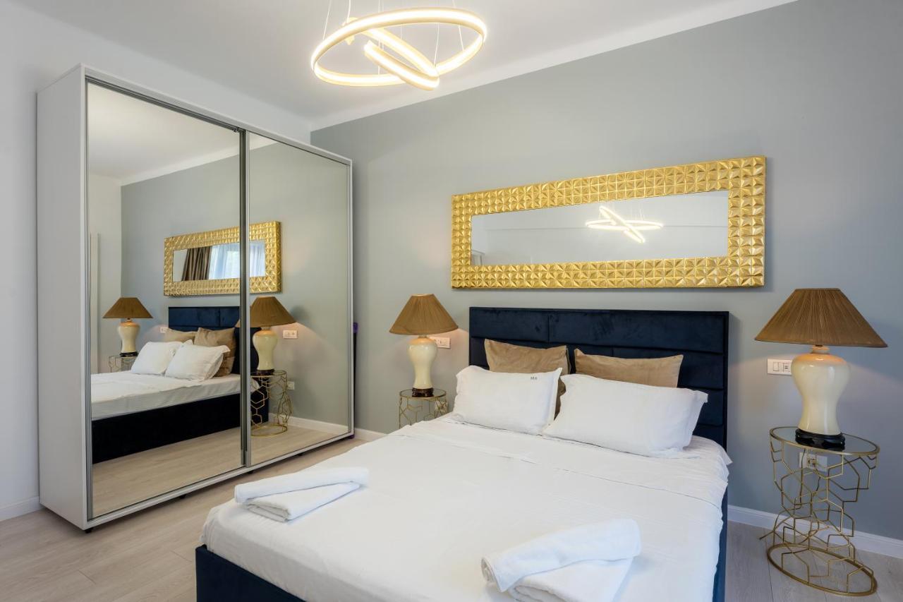 Metropole Apartments - Old City Bukares Bagian luar foto