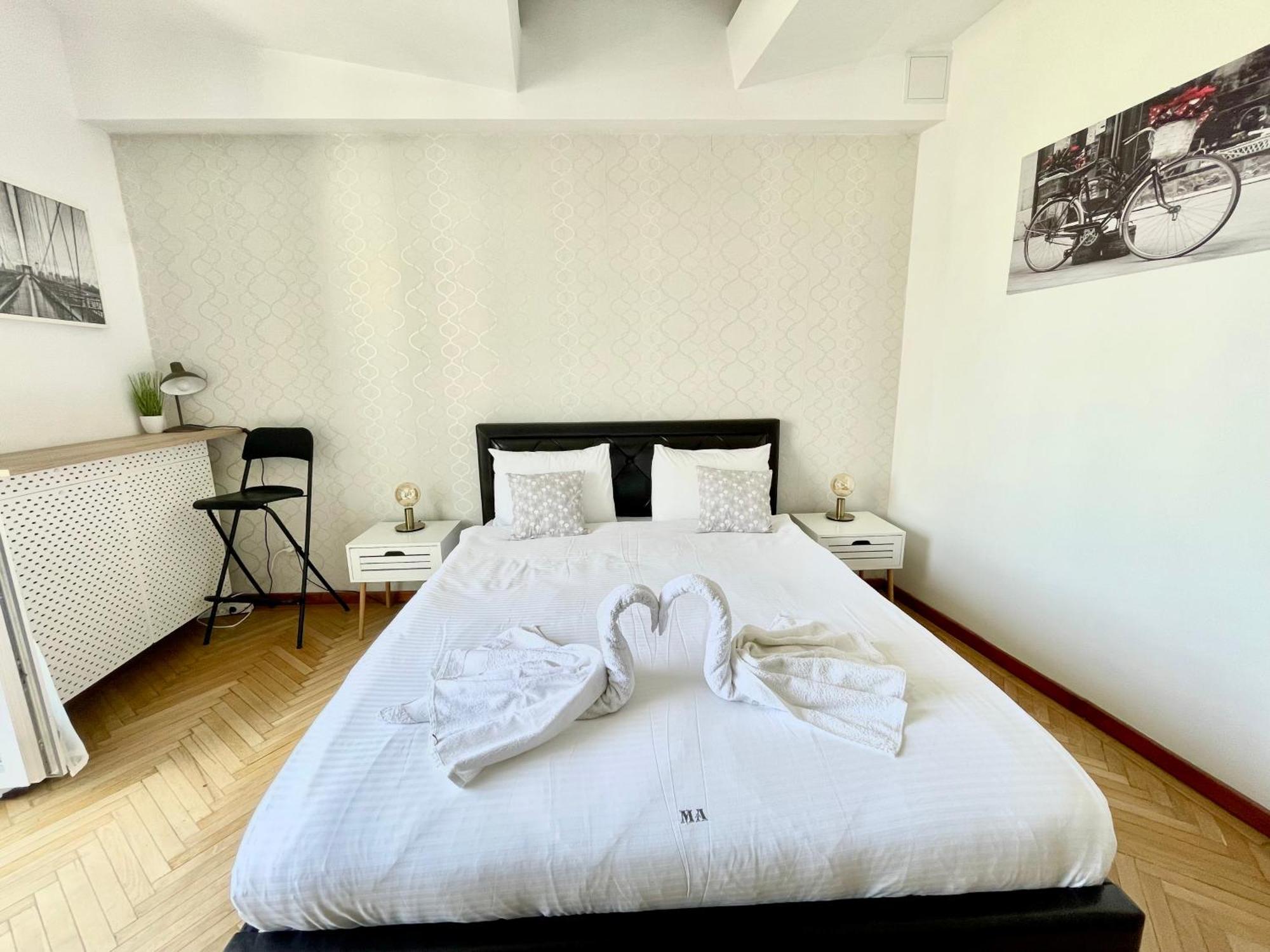 Metropole Apartments - Old City Bukares Bagian luar foto